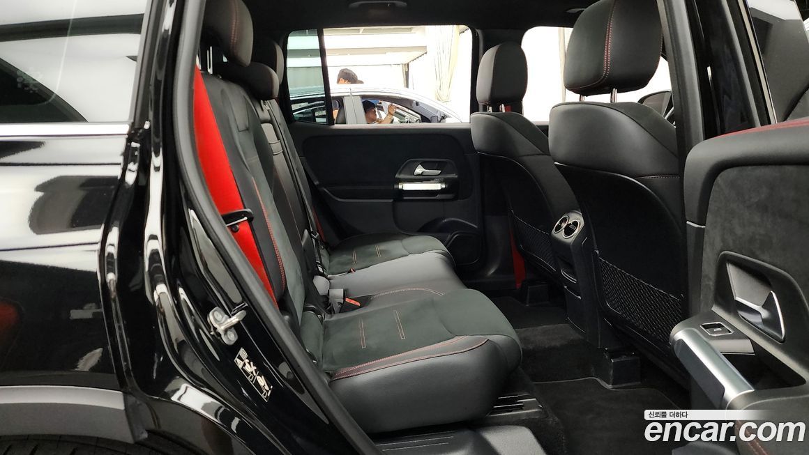 Mercedes-Benz GLB-Class 2023