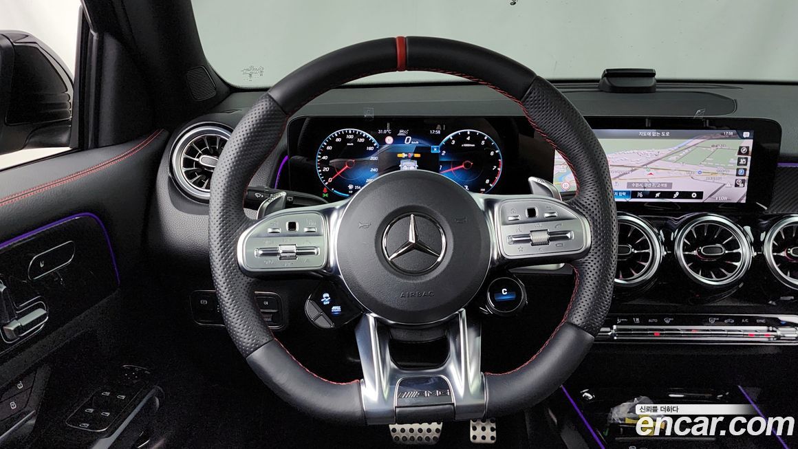 Mercedes-Benz GLB-Class 2023