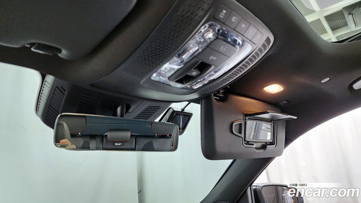 Mercedes-Benz GLB-Class 2023