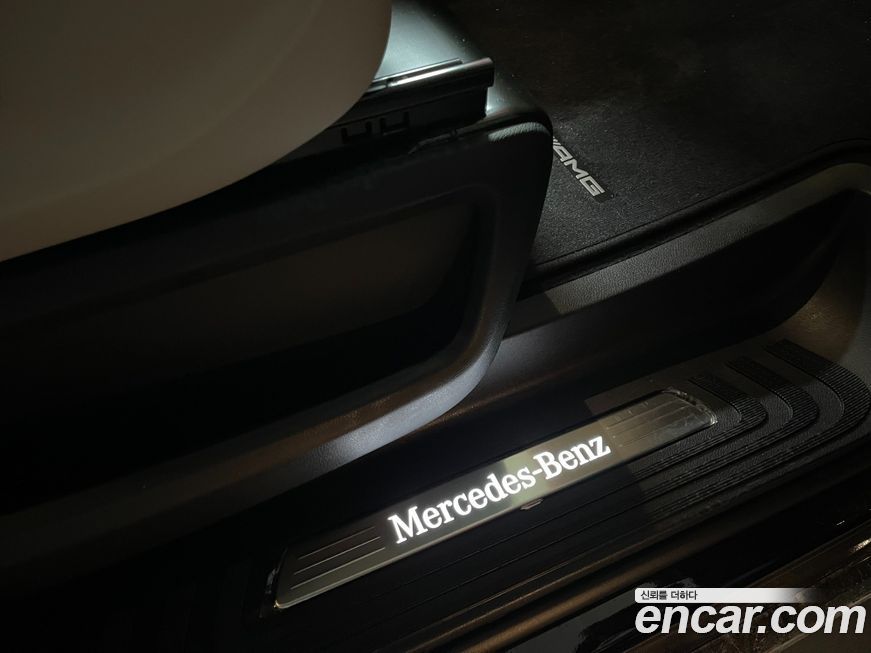 Mercedes-Benz V-Class 2025