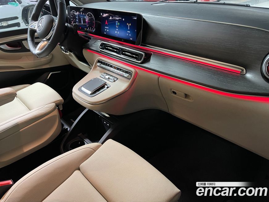 Mercedes-Benz V-Class 2025