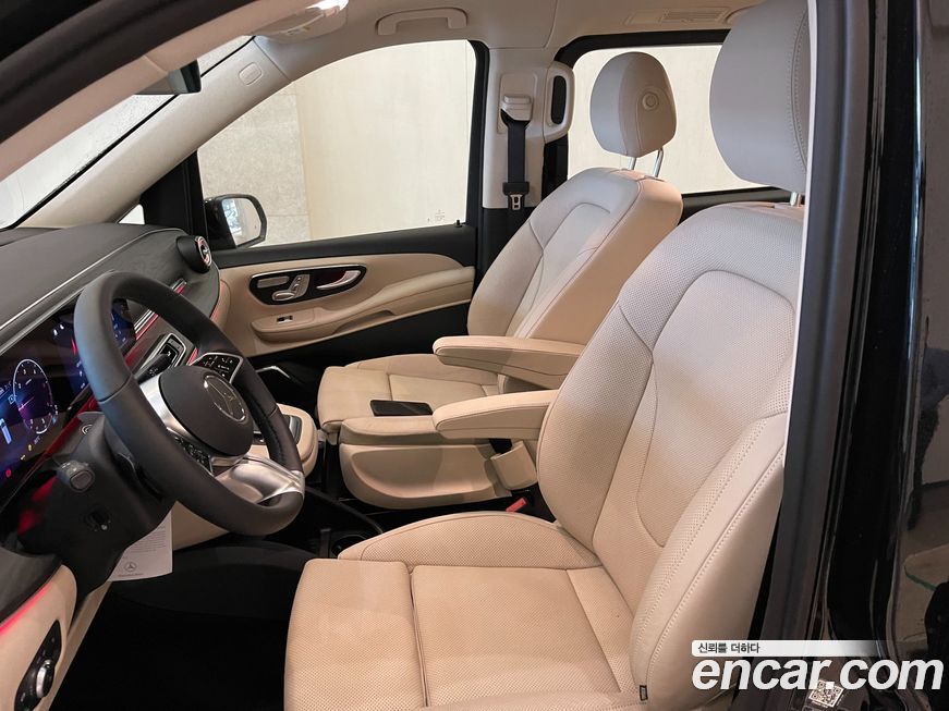 Mercedes-Benz V-Class 2025