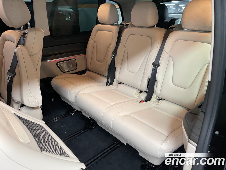 Mercedes-Benz V-Class 2025