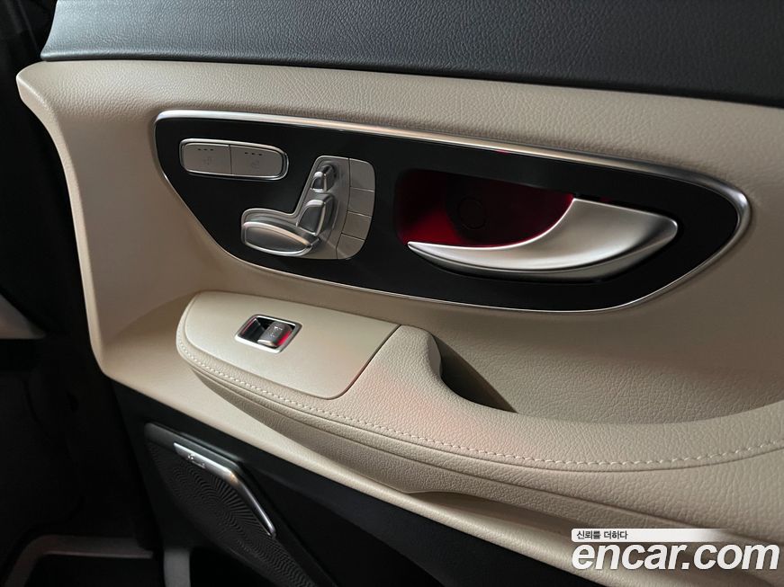 Mercedes-Benz V-Class 2025