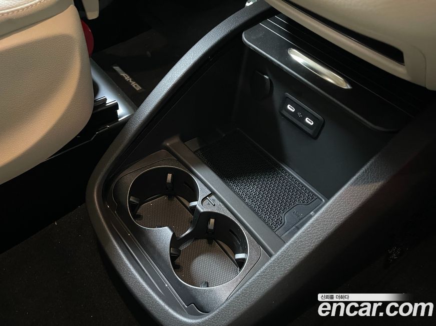 Mercedes-Benz V-Class 2025