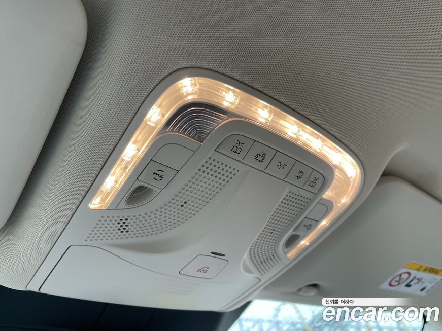 Mercedes-Benz V-Class 2025