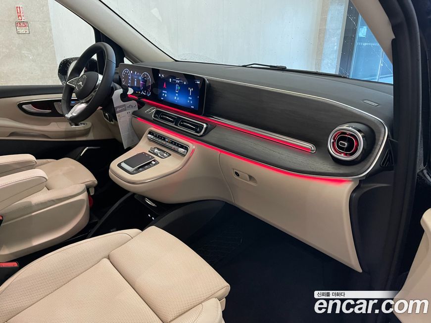 Mercedes-Benz V-Class 2025