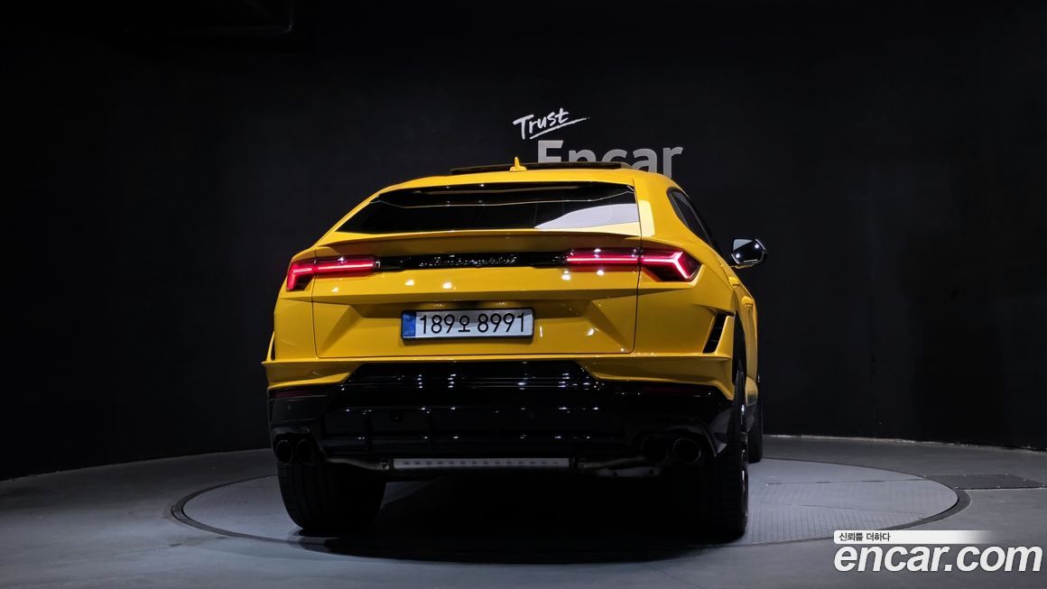 Lamborghini Urus 2024