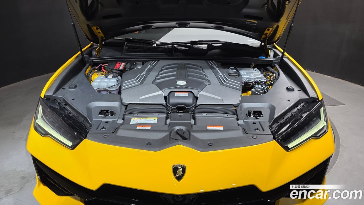 Lamborghini Urus 2024