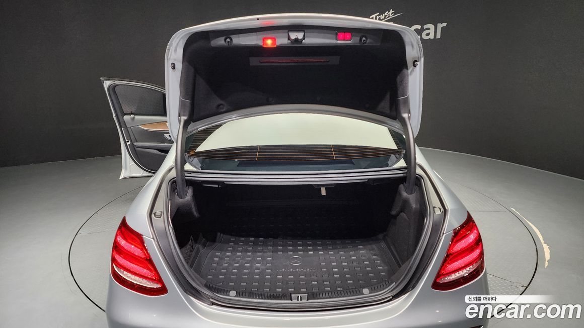 Mercedes-Benz E-Class 2018