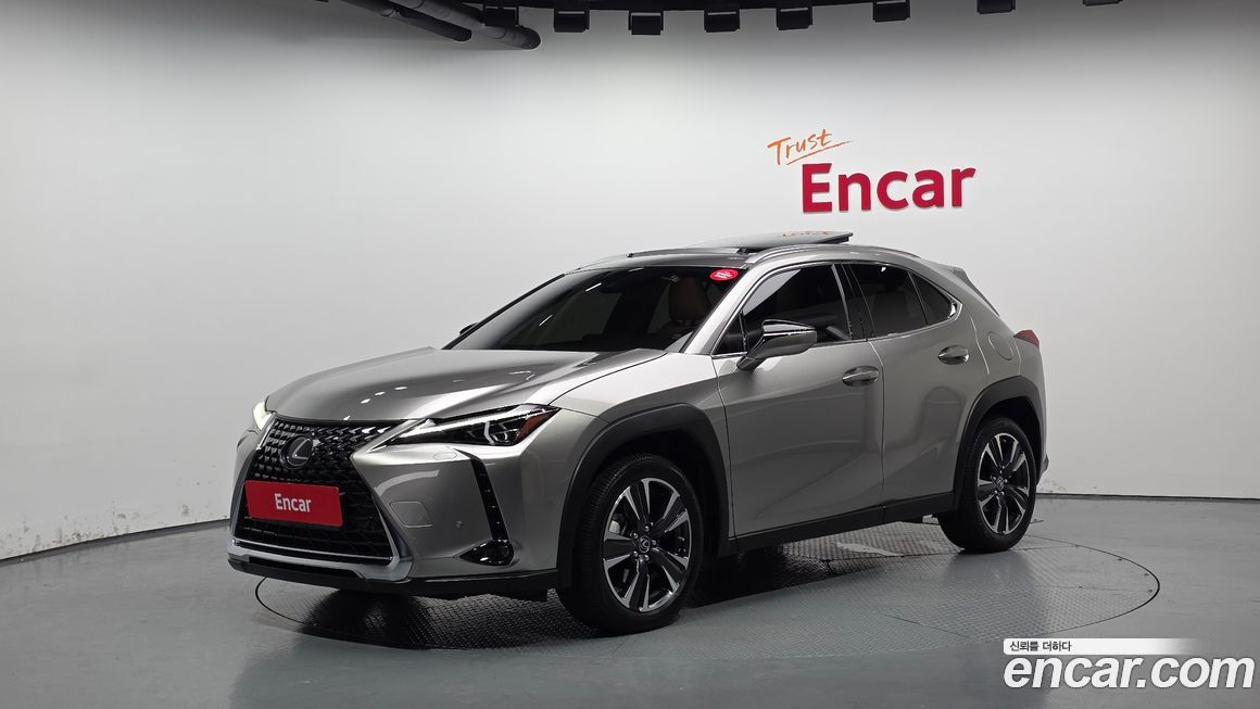 Lexus UX 2024