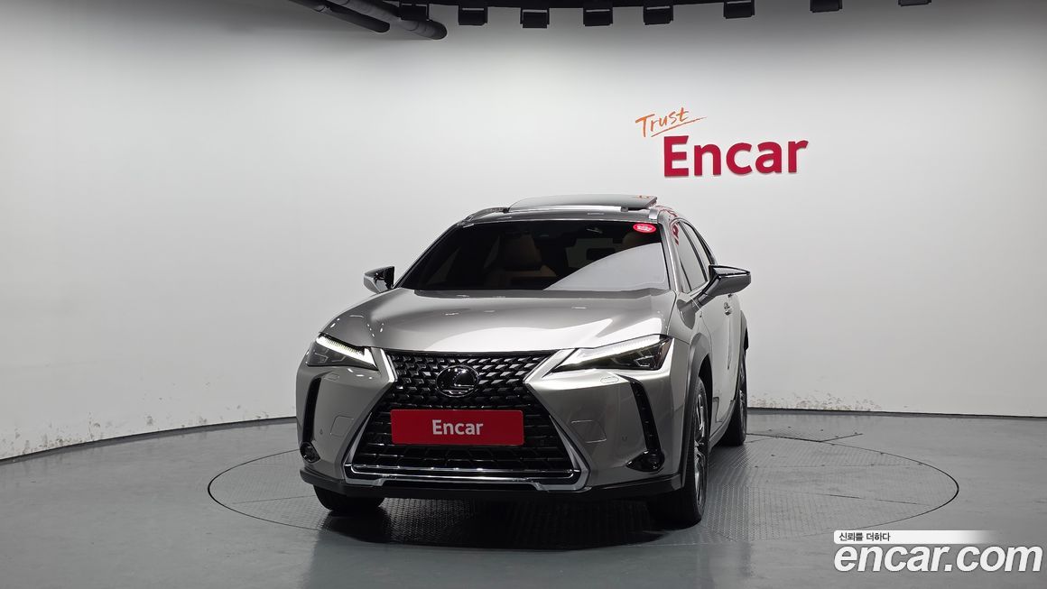 Lexus UX 2024
