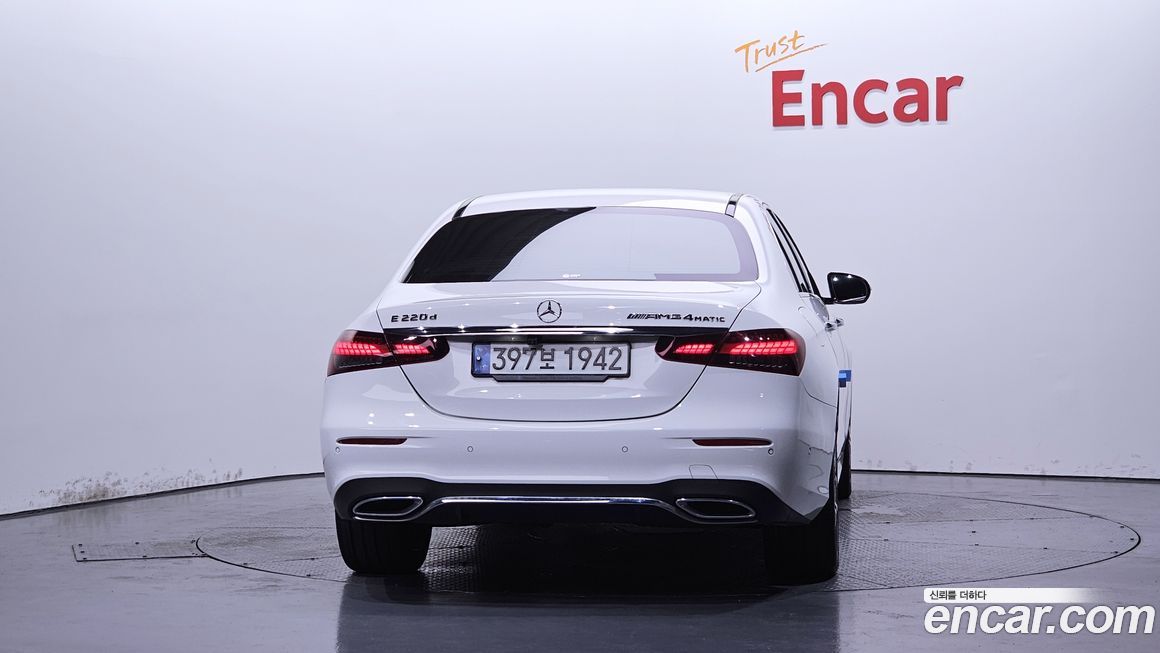 Mercedes-Benz E-Class 2021