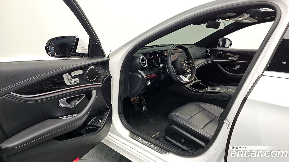 Mercedes-Benz E-Class 2021