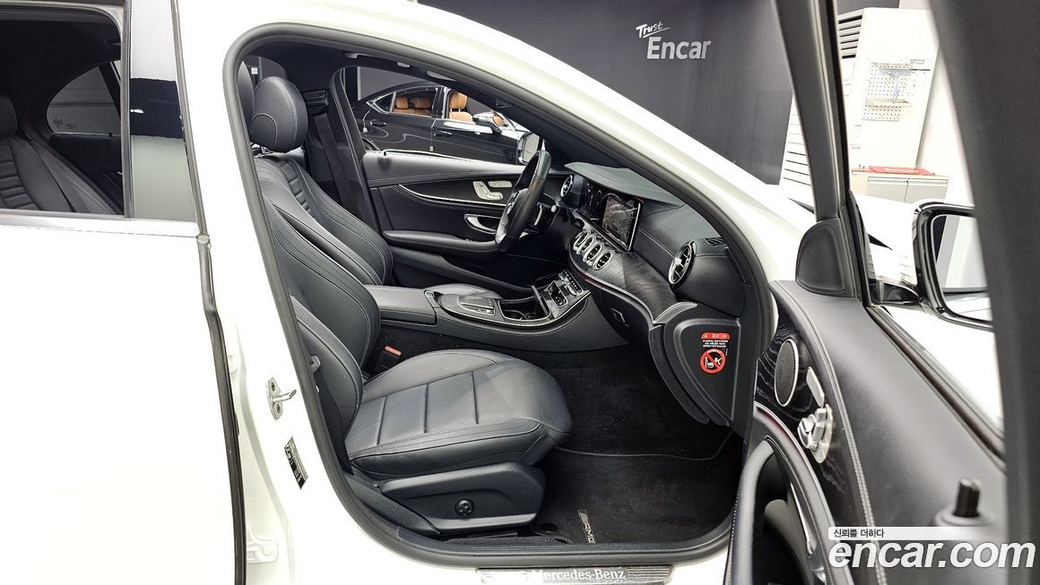 Mercedes-Benz E-Class 2021