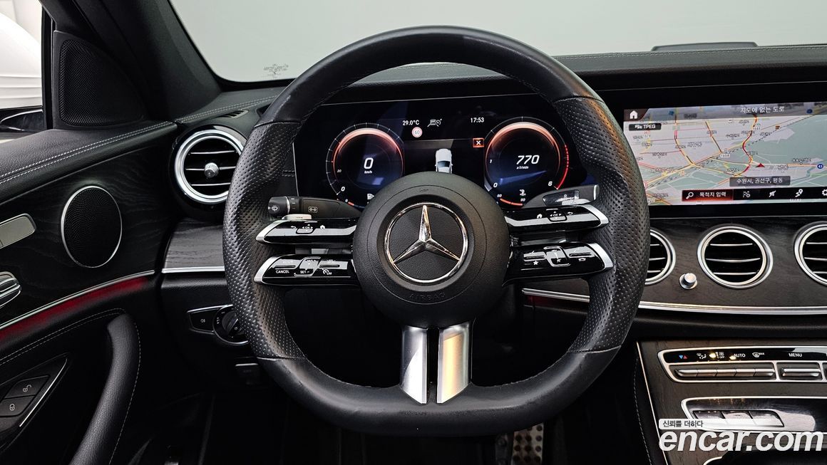 Mercedes-Benz E-Class 2021