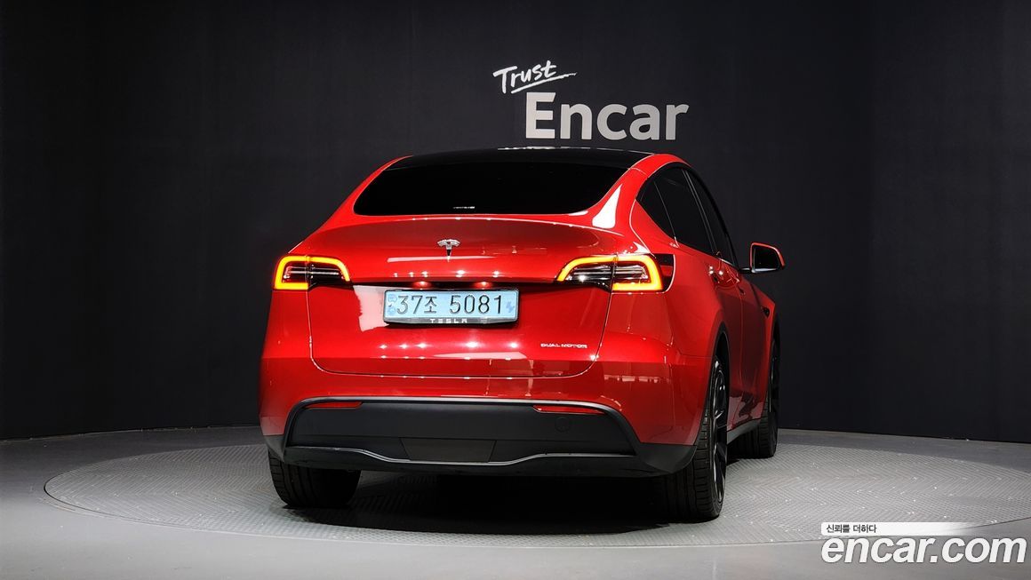 Tesla Model Y 2023