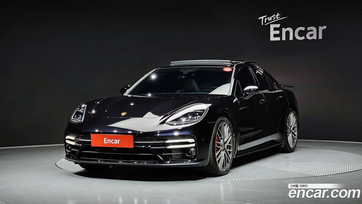 Porsche Panamera 2023