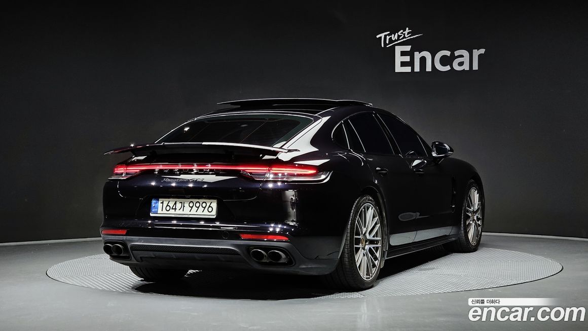 Porsche Panamera 2023