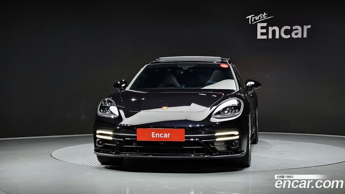 Porsche Panamera 2023