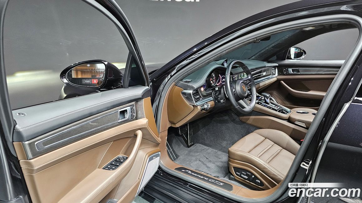 Porsche Panamera 2023