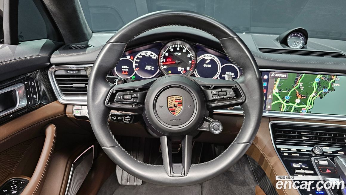 Porsche Panamera 2023