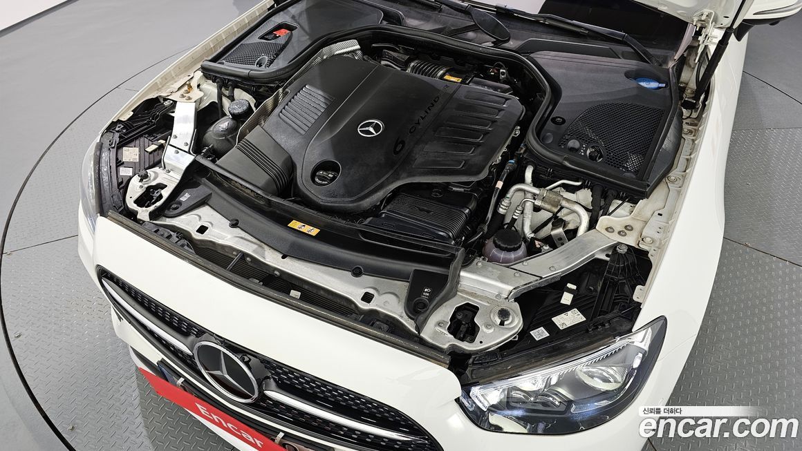 Mercedes-Benz E-Class 2022