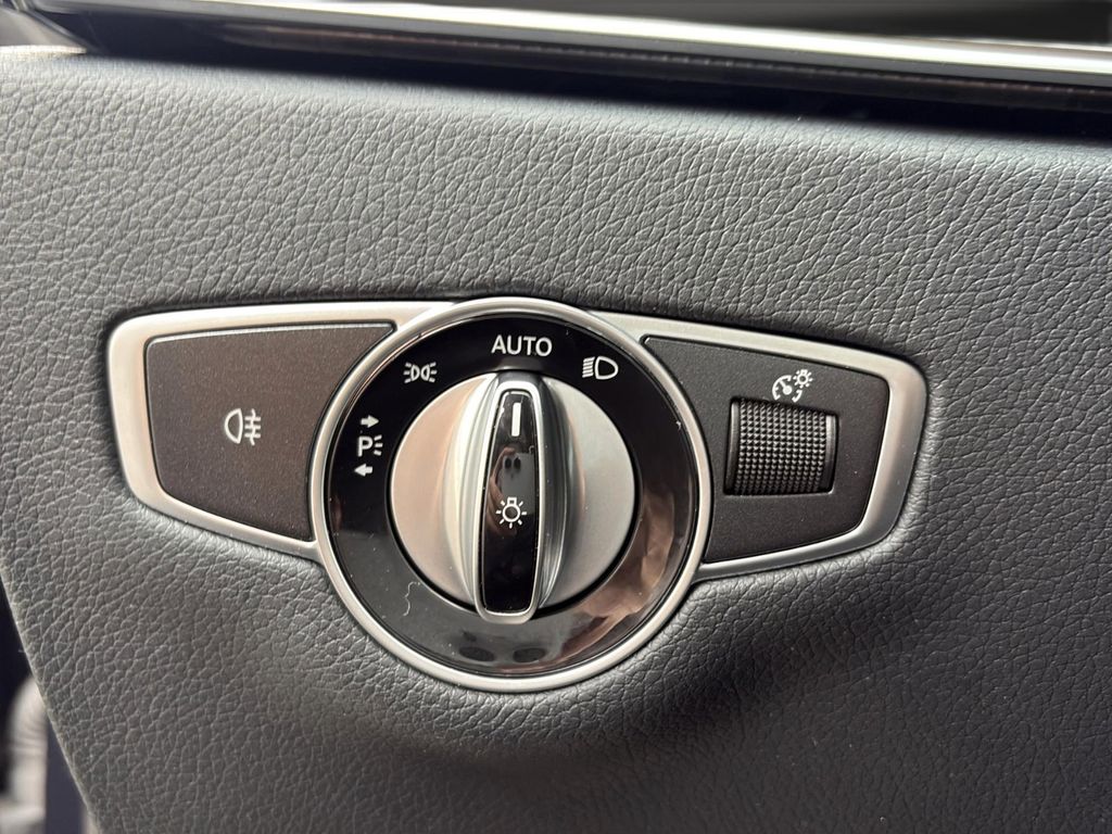 Mercedes-Benz E 300 2022