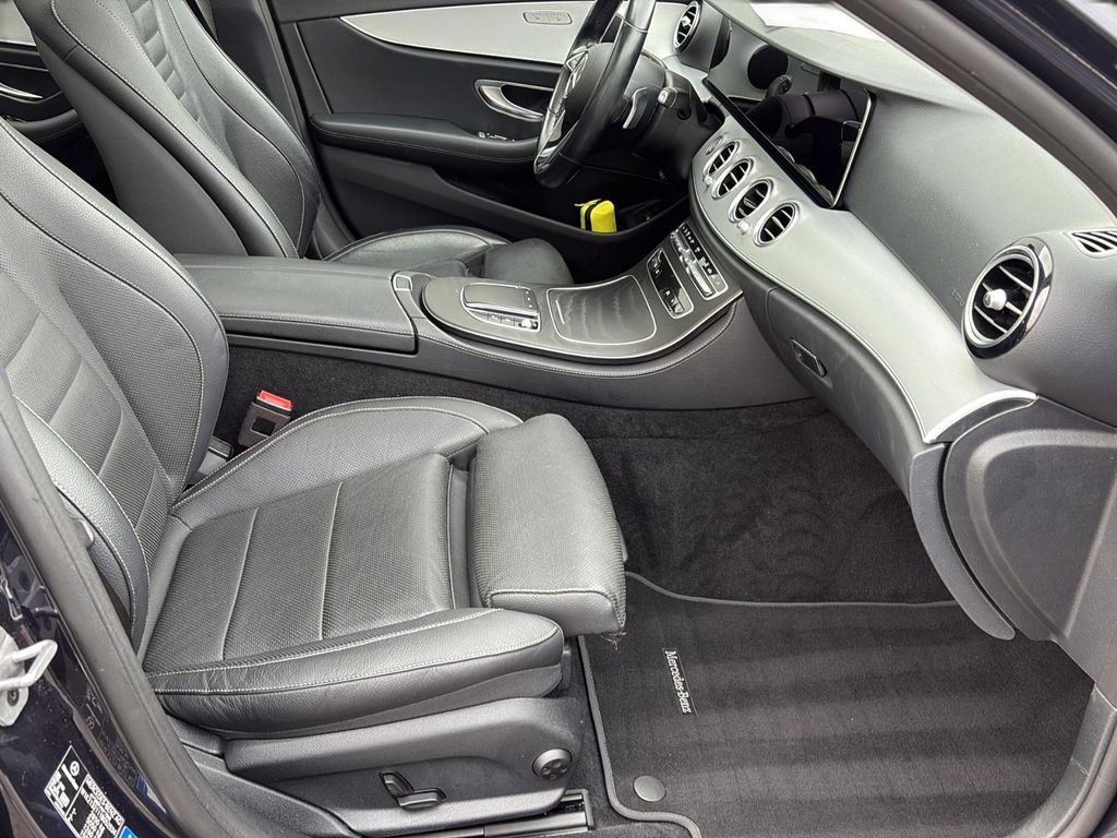 Mercedes-Benz E 300 2022