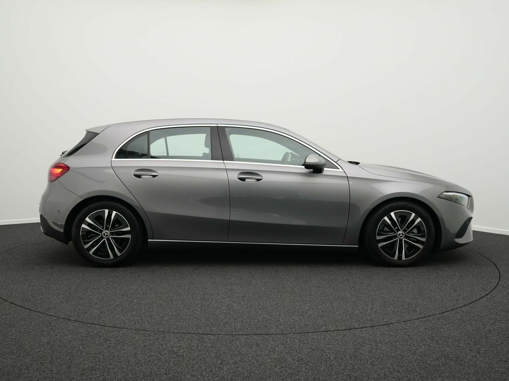 Mercedes-Benz A 180 2024