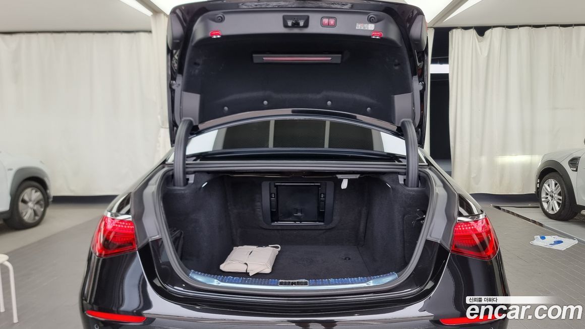 Mercedes-Benz S-Class 2022