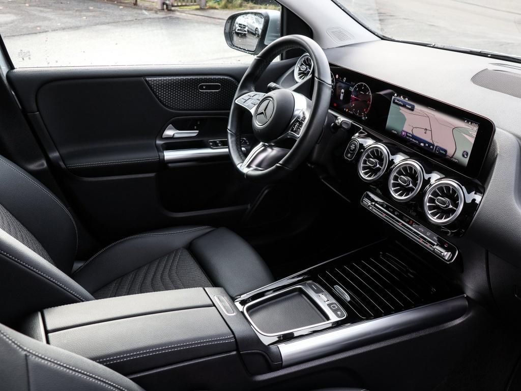Mercedes-Benz B 220 2024