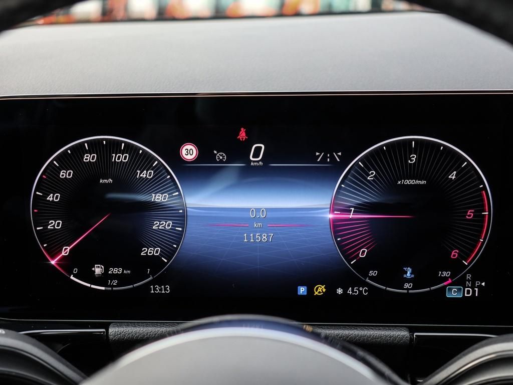 Mercedes-Benz B 220 2024