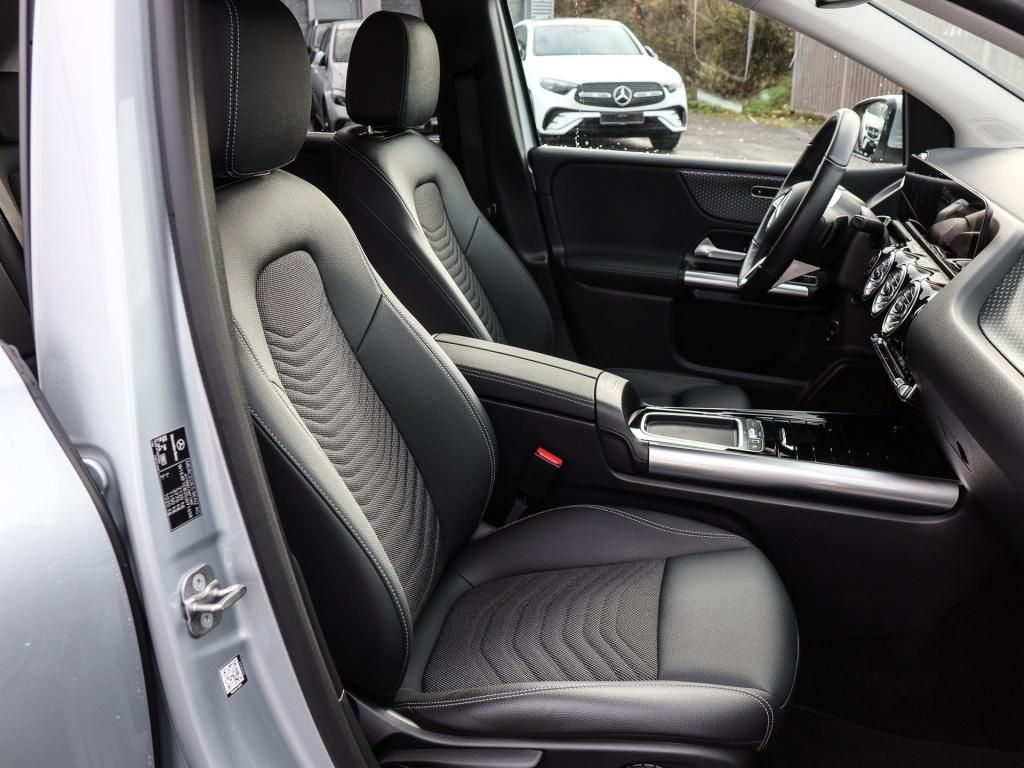 Mercedes-Benz B 220 2024