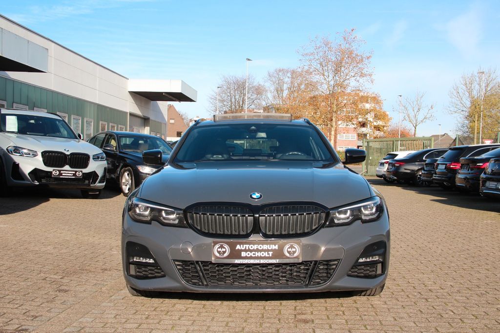BMW 330 2021