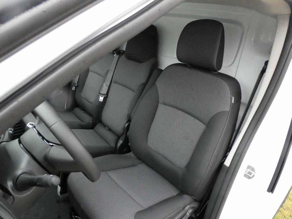 Nissan Primastar 2025