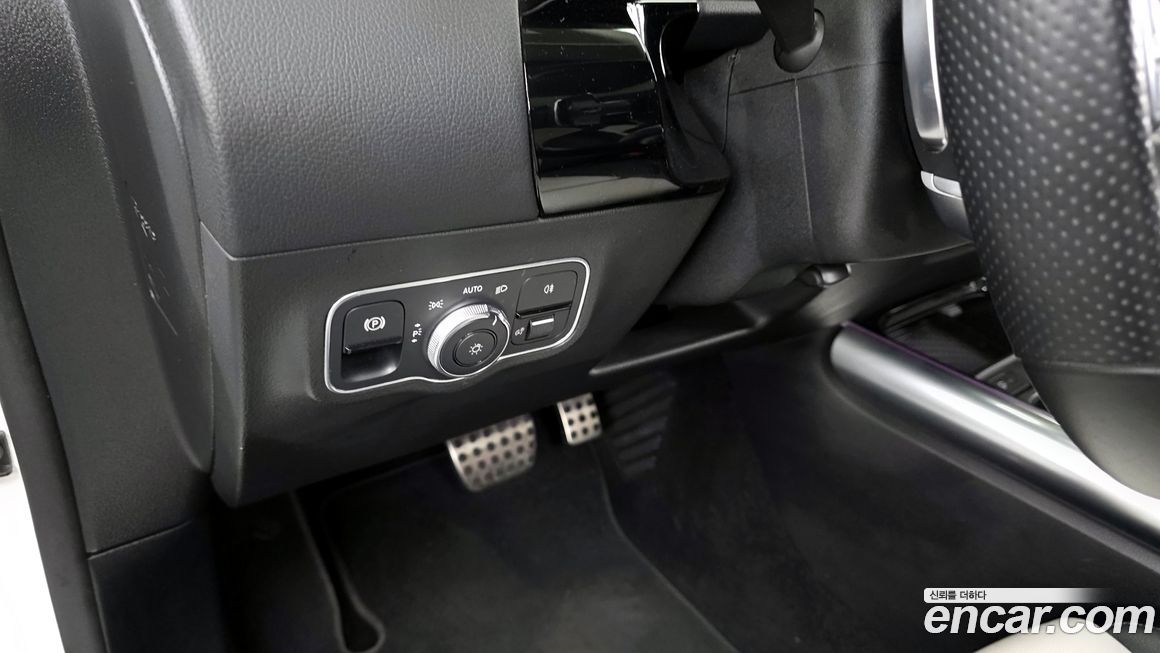 Mercedes-Benz GLA-Class 2020