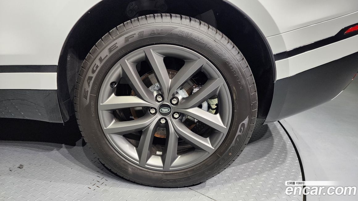 Land Rover Range Rover Velar 2025