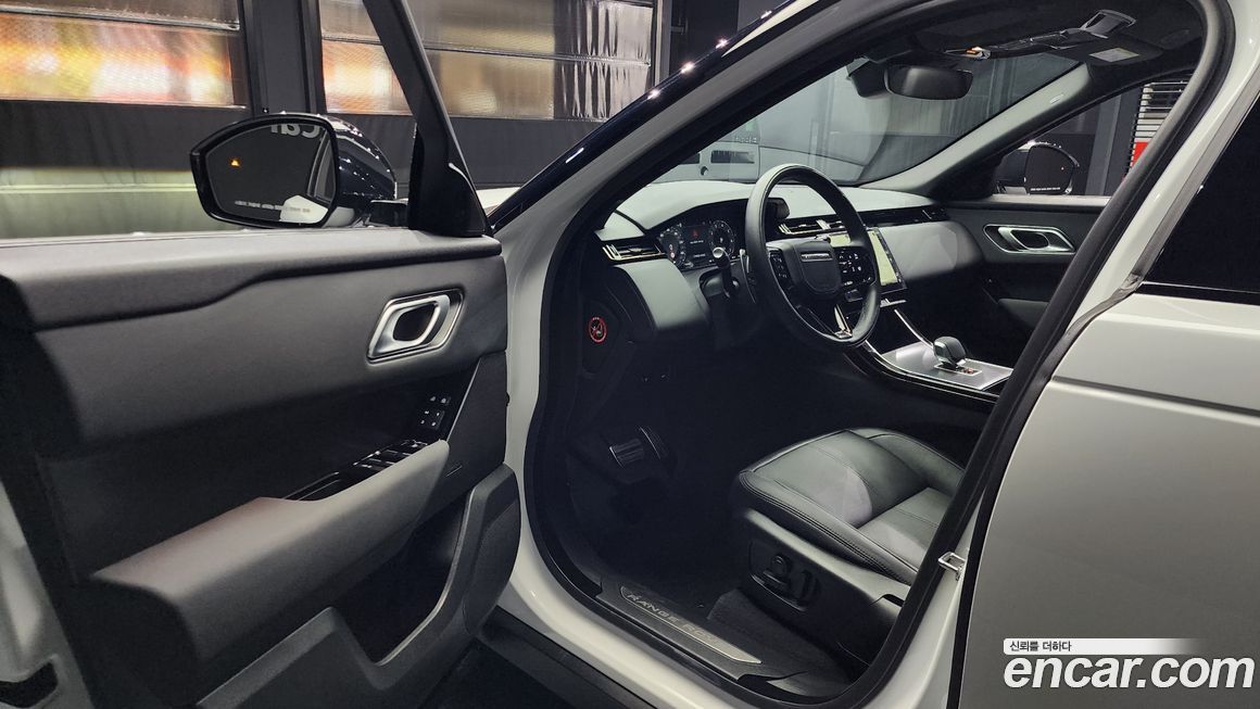 Land Rover Range Rover Velar 2025