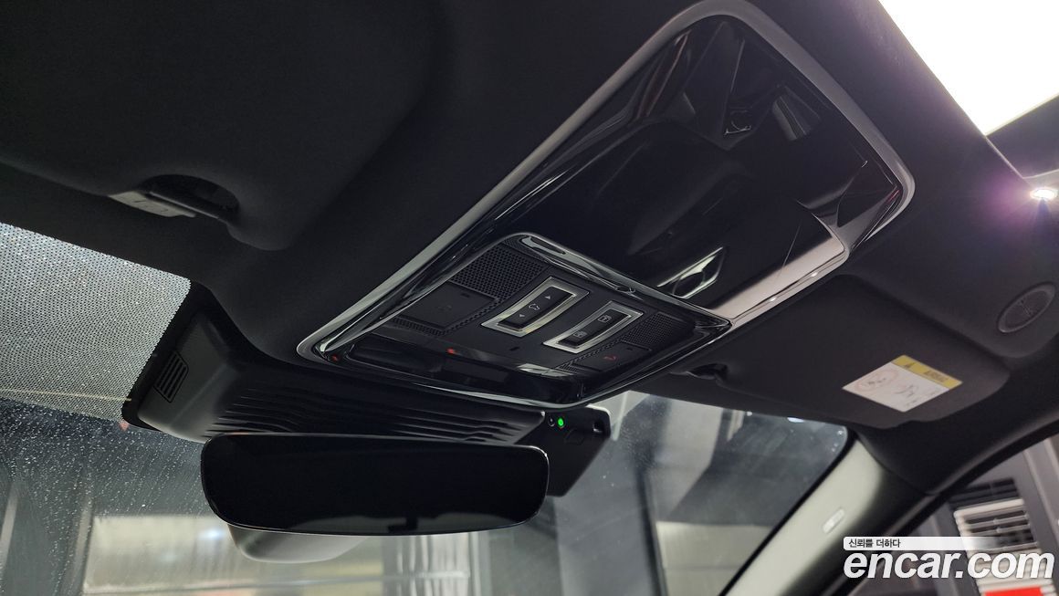 Land Rover Range Rover Velar 2025