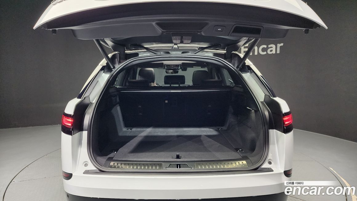 Land Rover Range Rover Velar 2025