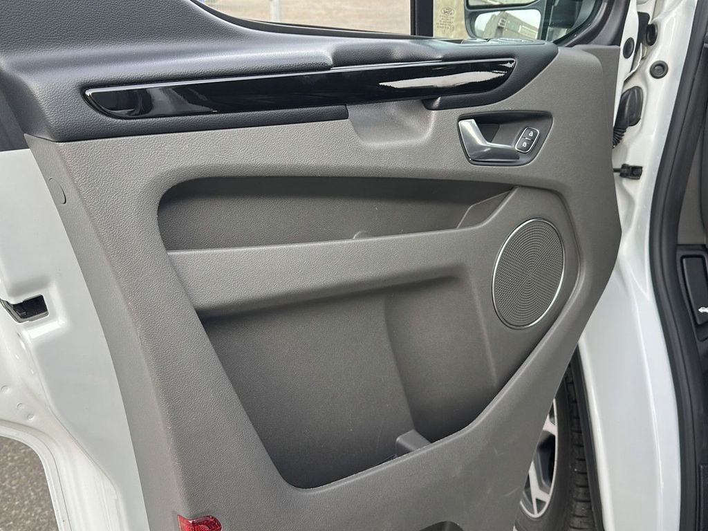 Ford Tourneo Custom 2022