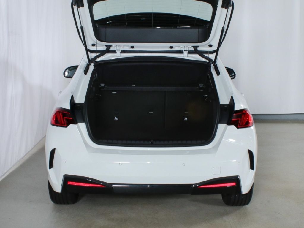 BMW 120 2024