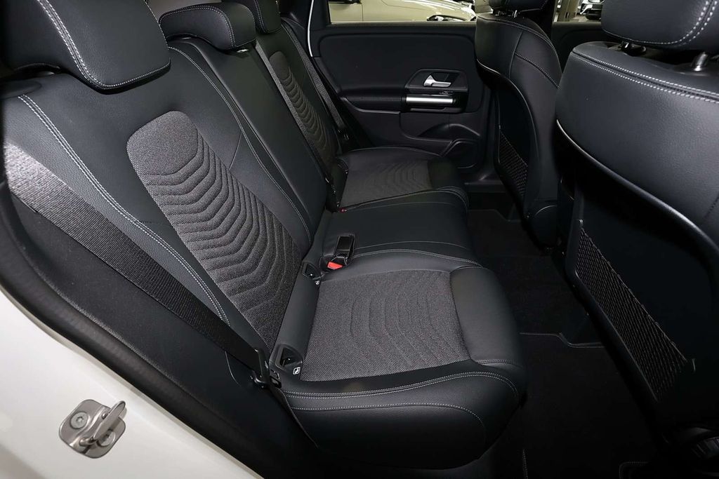 Mercedes-Benz B 250 2024