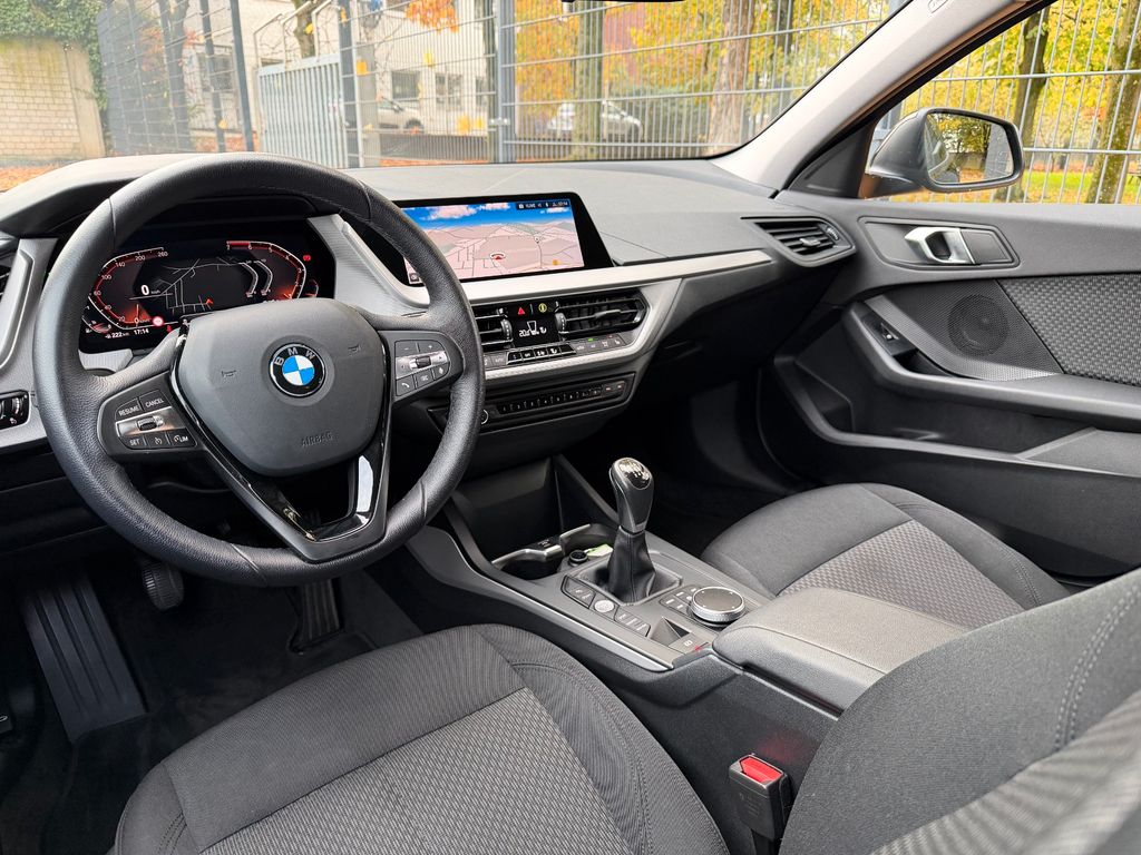 BMW 118 2022