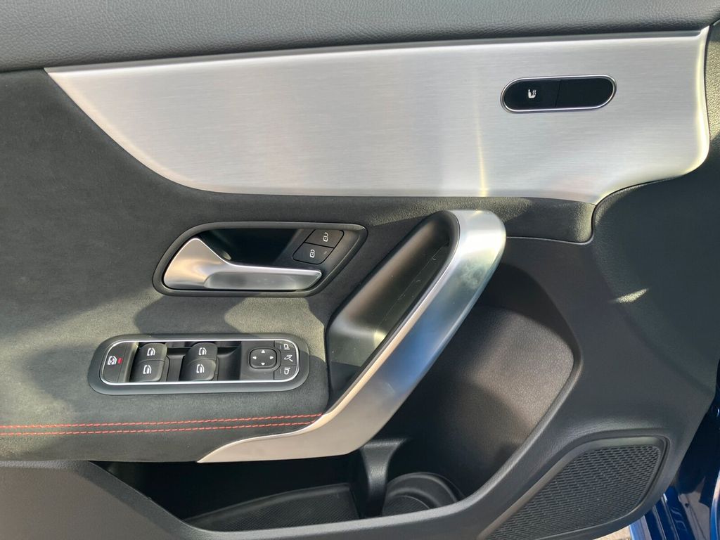 Mercedes-Benz A 220 2024