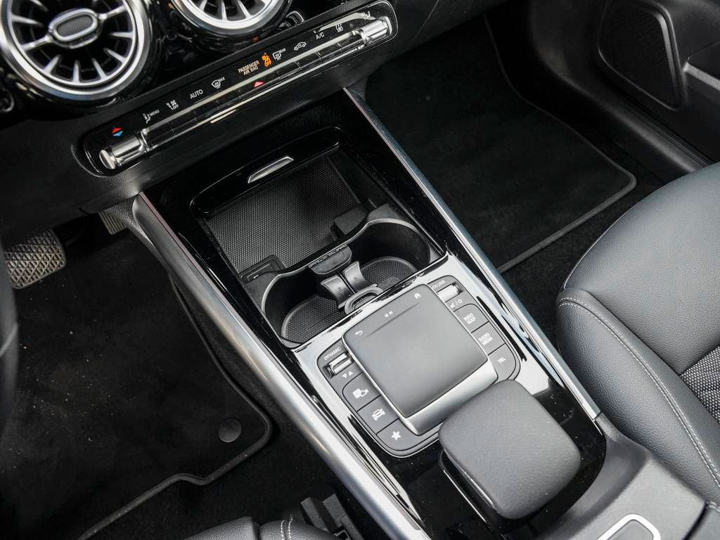 Mercedes-Benz EQA 2023