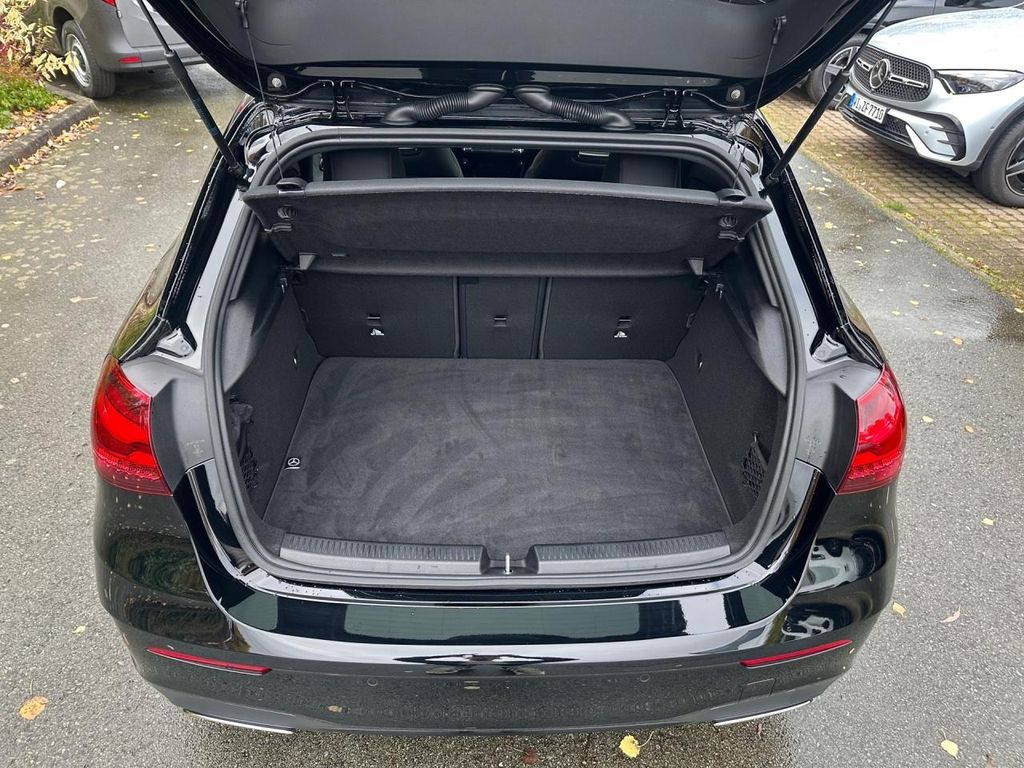 Mercedes-Benz A 180 2025