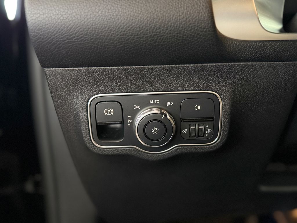 Mercedes-Benz GLB 180 2022