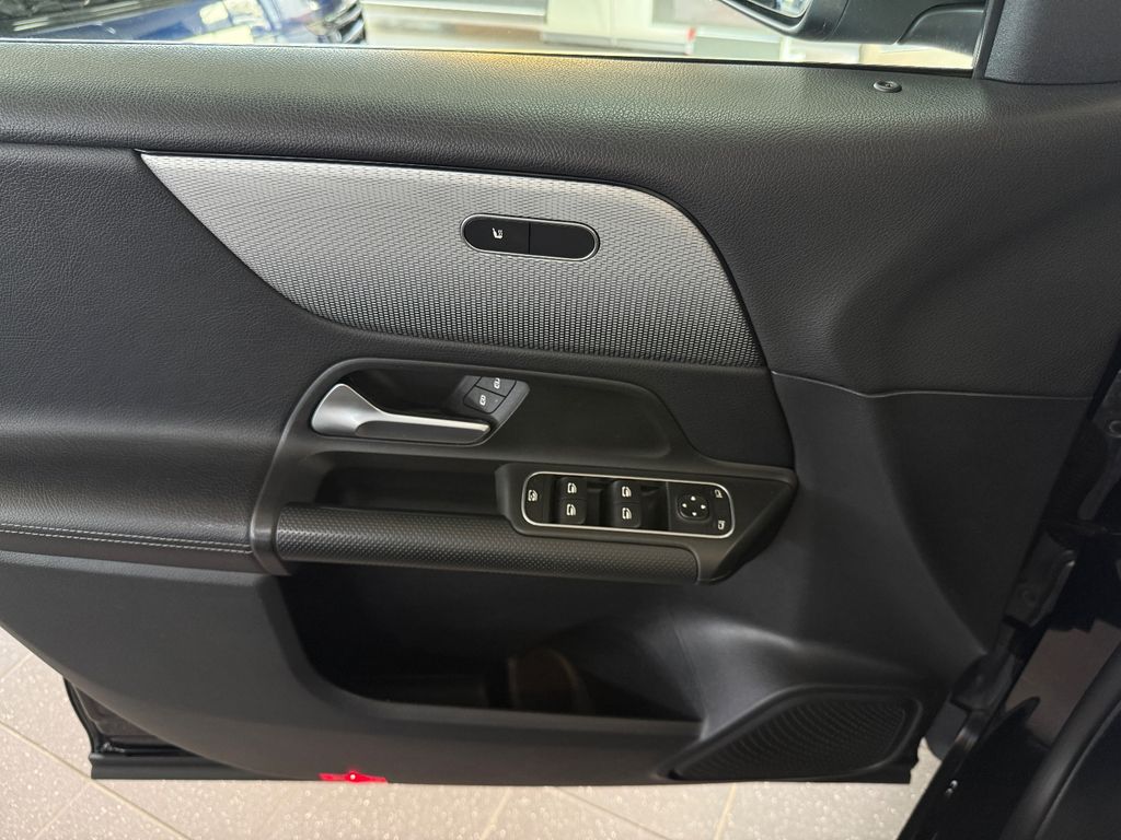 Mercedes-Benz GLB 180 2022